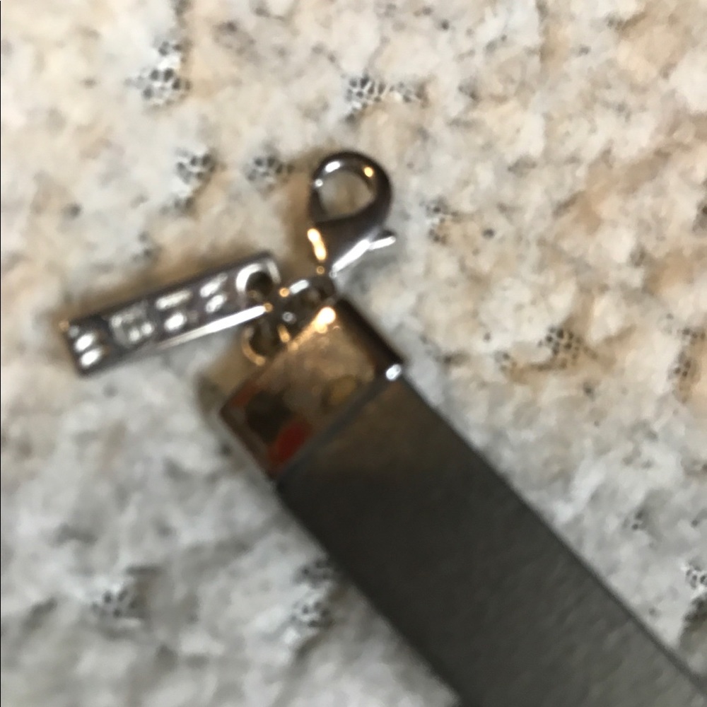 Choker - Picture 4 of 5